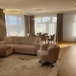 Luxury Oasis In The Heart Of The