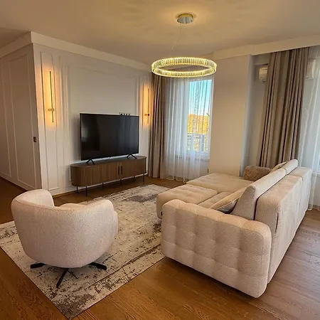 Apartment Luxury Oasis In The Heart Of The